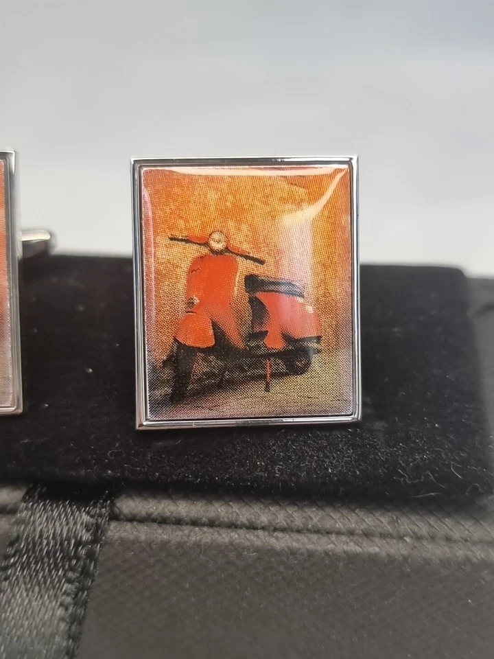 Винтажные запонки из нержавеющей стали с эмалью для мопеда с оригинальной коробкой. - Изображение 3 из 4