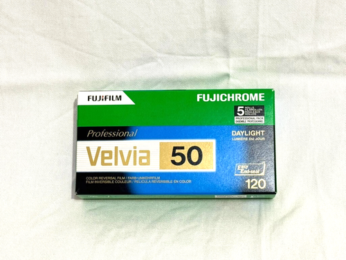Fujifilm Reversal Film Fujichrome Velvia 50 ISO Color 120 Film 5-pack Velvia - Picture 2 of 11