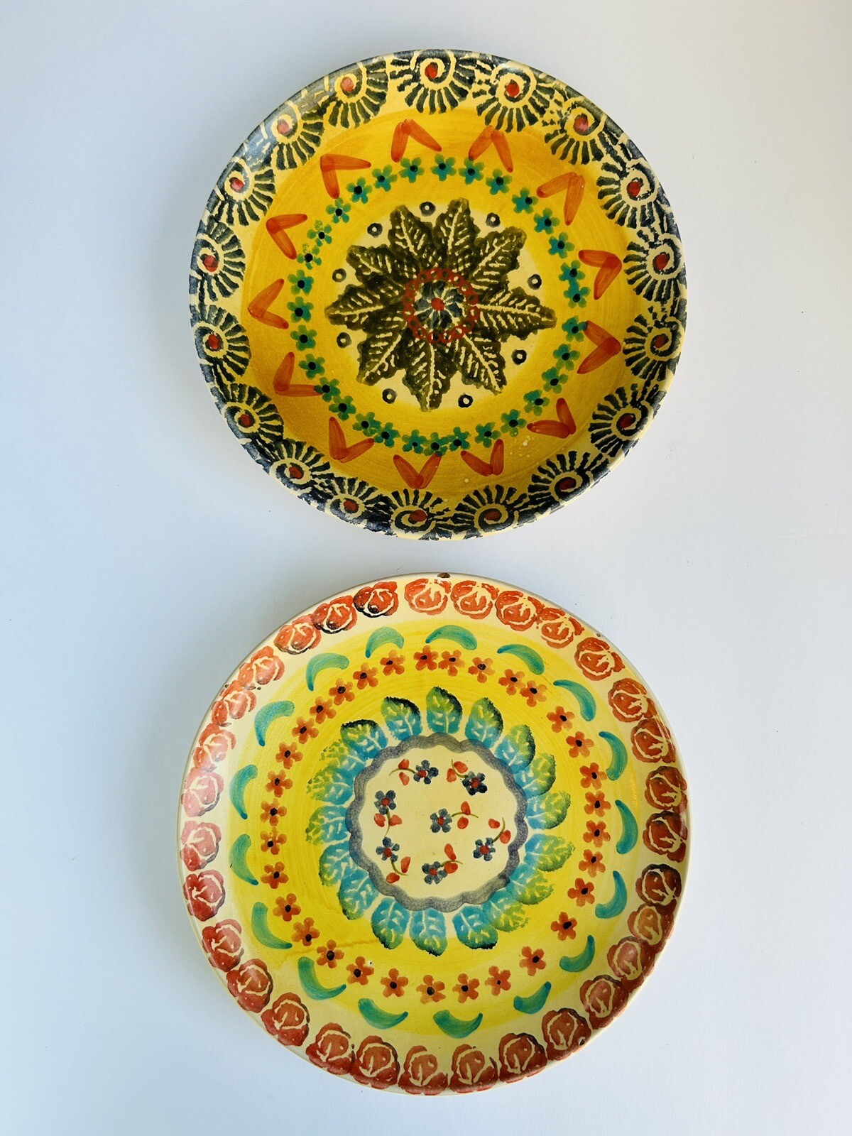 (2)hand Painted (7.5) Horchow Made In Italy Decorative Glazed Multicolor Plates