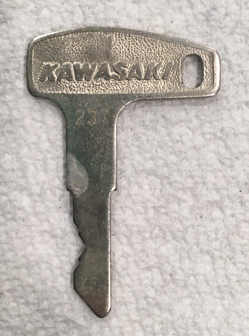 テンダー Qty 1 NOS Genuine Kawasaki Pre-Cut Ignition Key # 237 G3SS