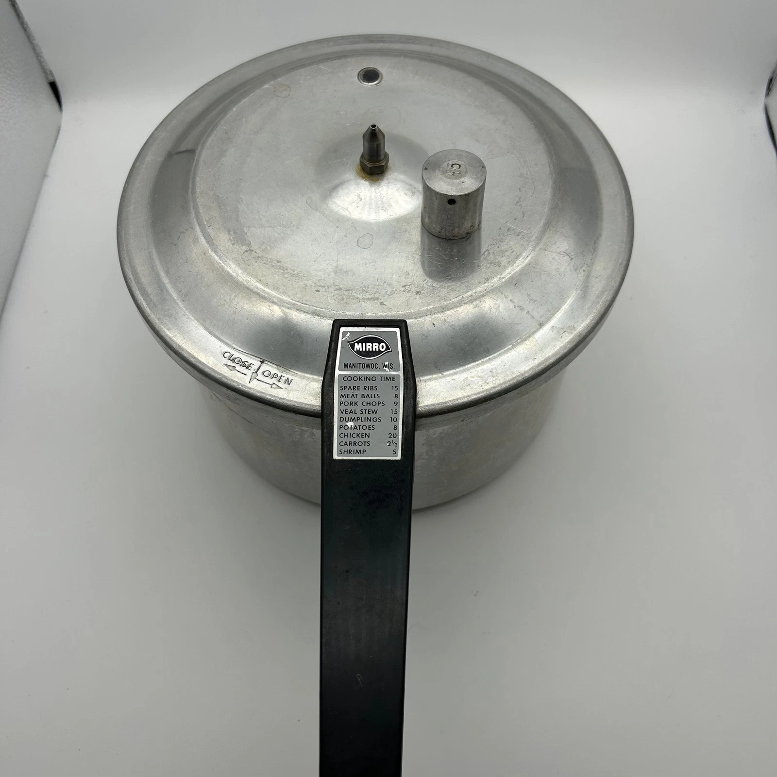 Mirro Vintage 4 Qt Aluminum Pressure Cooker M-0404 with 15lb Weight Made in USA