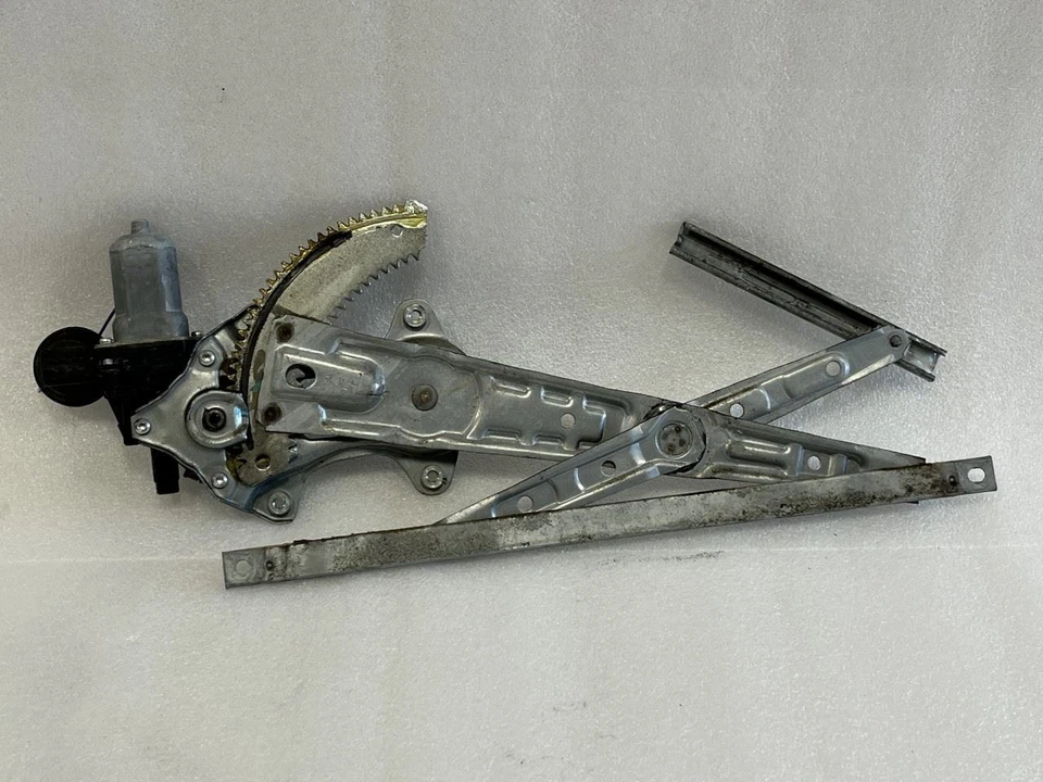 Nissan Pathfinder 2017 puerta trasera izquierda regulador ventana con motor 827313KA0A Foto 2 de 4