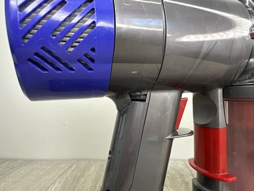 Dyson V6 MOTORHEAD Cordless Vacuum MOTOR BODY MAIN UNIT Handle & BATTERY *Read* - Picture 7 of 14