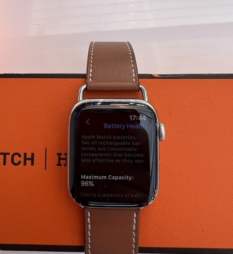 Hermes Apple Watch Series 5 Stainless Steel 44mm Complete Set - Picture 12 of 20