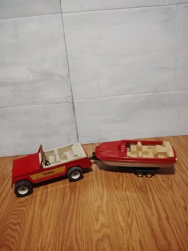 1970s Tonka 2460 Jeepster Runabout, Speed Boat, and Trailer Vintage