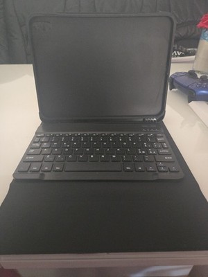 iPad 10. Generation PREMIUM Case mit Tastatur NIE benutzt