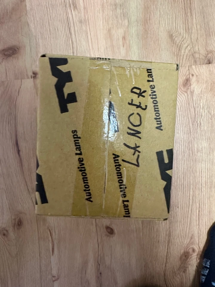 1x CORNER INDICATOR LAMP WHITE RIGHT TYC MITSUBISHI LANCER 1992,1993,1994,1995 Foto 4 de 4