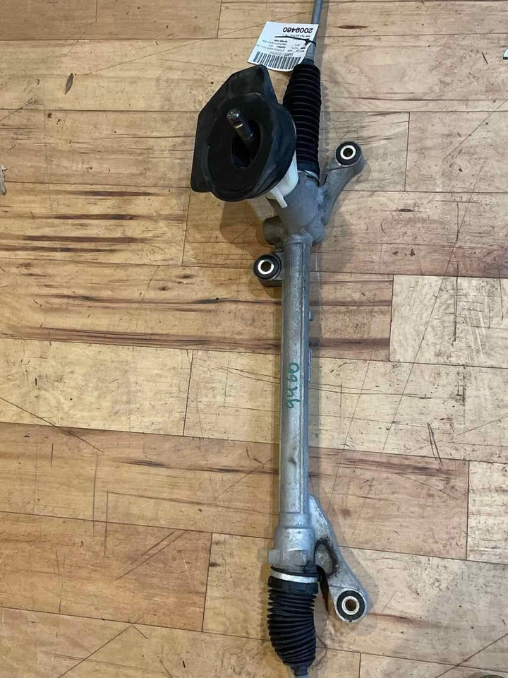 Barra eléctrica y piñón del engranaje de dirección sin turbo Ae8z3504a para Ford Fiesta 2011-2019 Foto 3 de 4