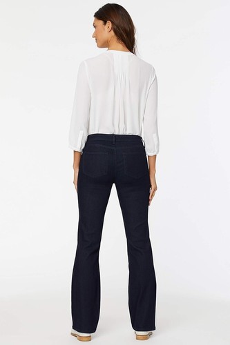 Women’s Fit Denim Jeans - Picture 4 of 8