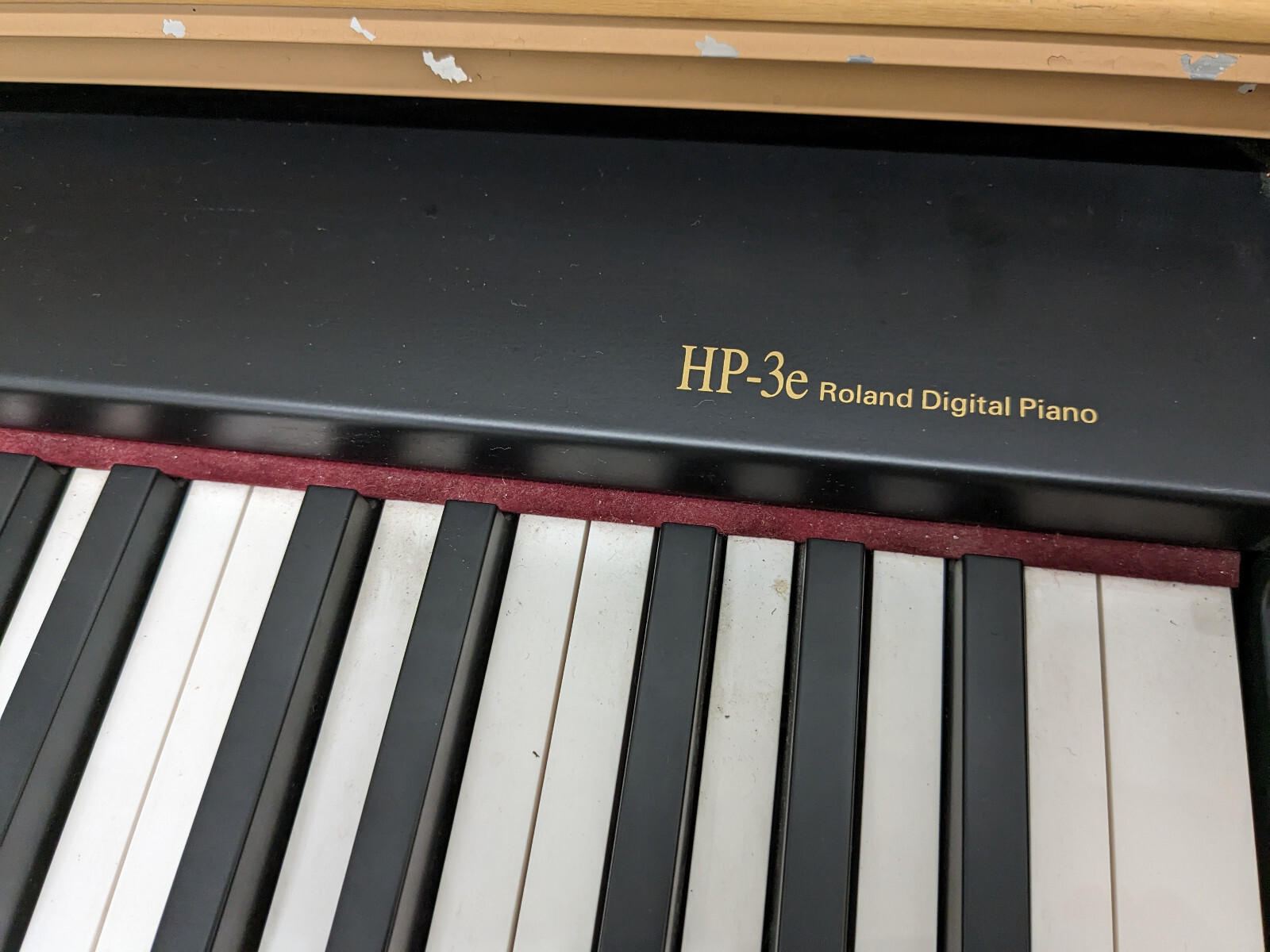 Roland HP3E Digital Piano and stool in light oak finish Stock nr 23375 eBay
