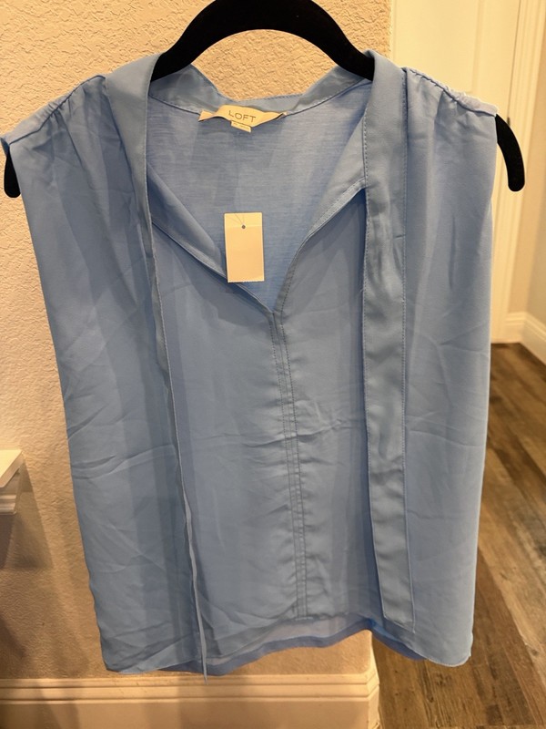 LOFT Pale Blue Sleeveless V-Neck Blouse Small New