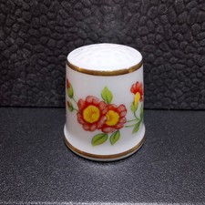 Porzellan Fingerhut "Primula" K&ouml;nig Porzellan Bavaria &ndash; Goldrand & Blumenmotiv