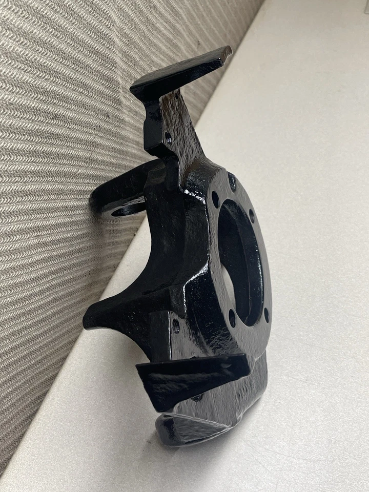 Dodge RAM 2500 3500 94-99 Dana 60 Right Passengers Side Steering Knuckle Cummins - Image 2 of 4