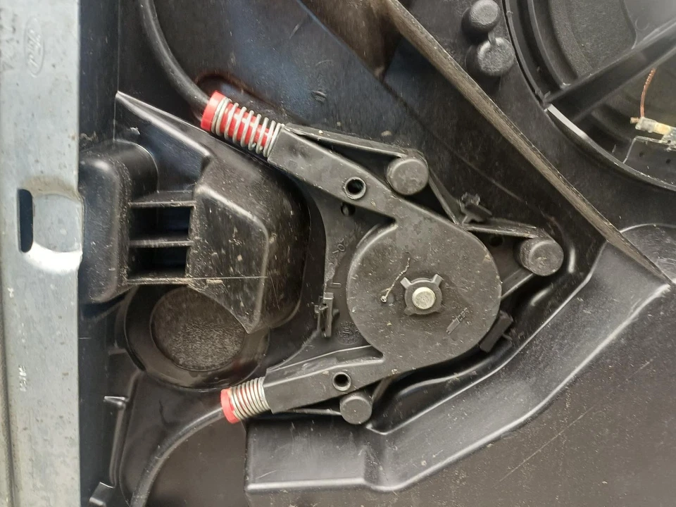 FORD FIESTA Window Regulator And Motor Left Near Side Front 2009 - Image 4 of 4