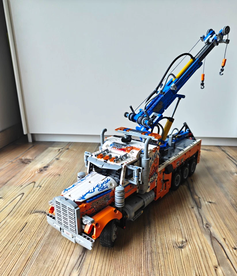 LEGO Technic 42128 Heavy Duty Tow Truck, Foto 1 von 5