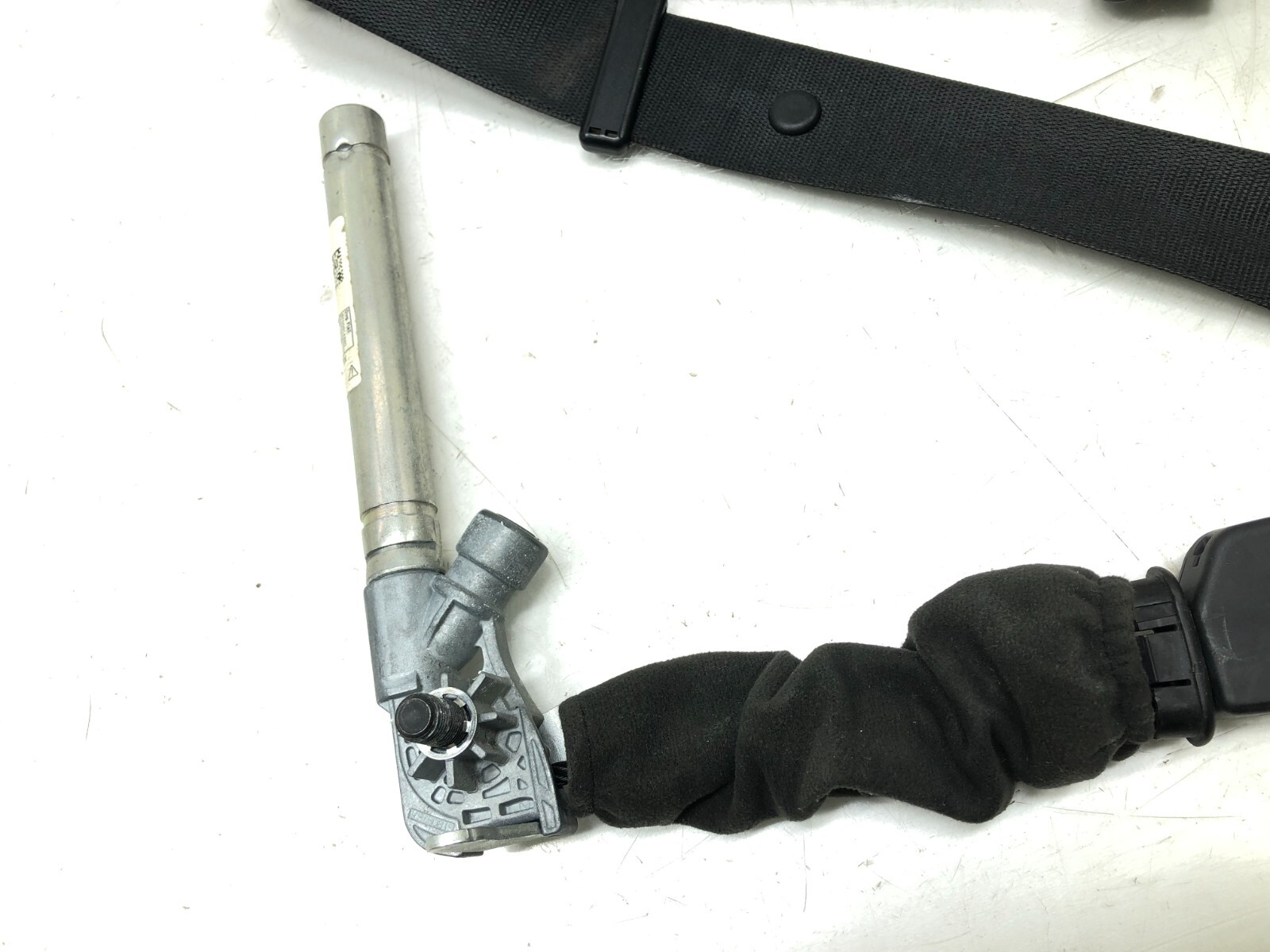 2014-2024 MASERATI GHIBLI SQ4 LEFT DRIVER FRONT SEAT BELT RERTRACTOR OEM.
