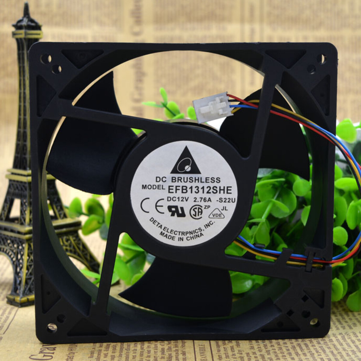 DELTA EFB1312SHE 12V 2.76A 13CM 12738 Chassis Cooling Fan High Air Volume