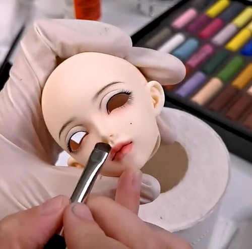Face Make UP or Body Make UP expenditure. not include the doll - Picture 4 of 5