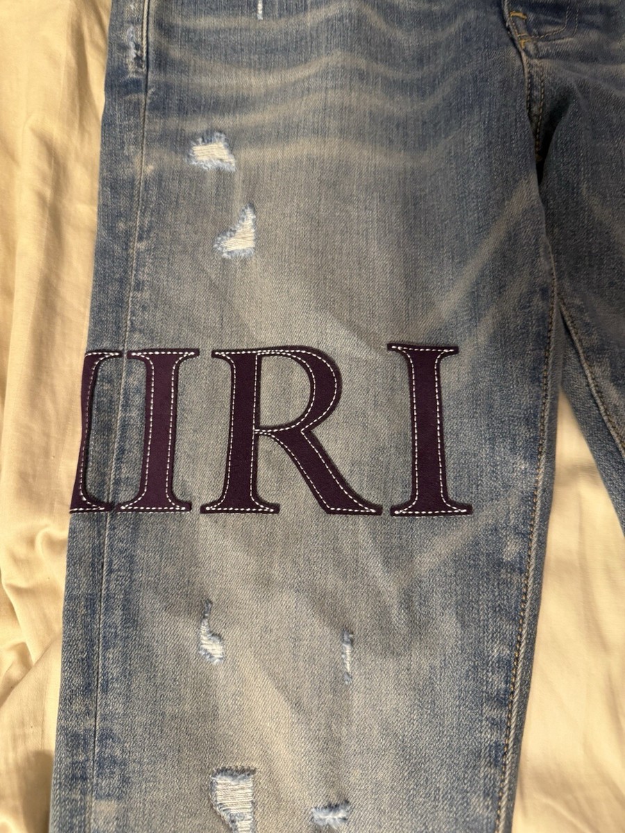 Jean Amiri Logo Cuir Patch - Couleur Argile Indigo - Taille 31/34 - Neuf Avec étiquettes - Authentique