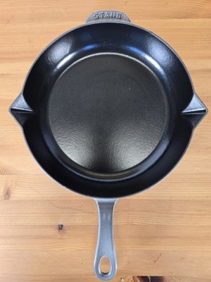 Staub grey 26CM 11.5 Inch Skillet Enameled amazing condition doesn't look used