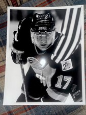 1989  VLADIMIR KRUTOV TYPE 1 PHOTO VANCOUVER CANUCKS RUSSIAN SUPERSTAR CCCP AHL