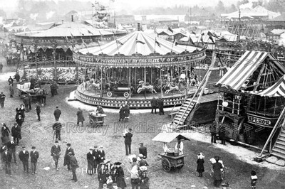 hyy-25 Kirmes, Karussells, Galoppers, Rumpf, Yorkshire. Foto