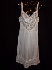 VANITY FAIR Nylon WHITE Luxury FULL DRESS SLIP WIDE LACE EDGE Women's Size 34