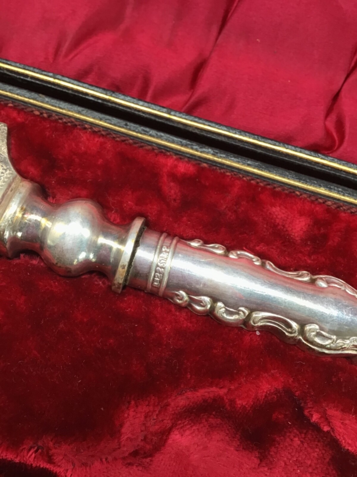 Vintage Silver serving pieces in box L&W England Rd. 225792 set velvet