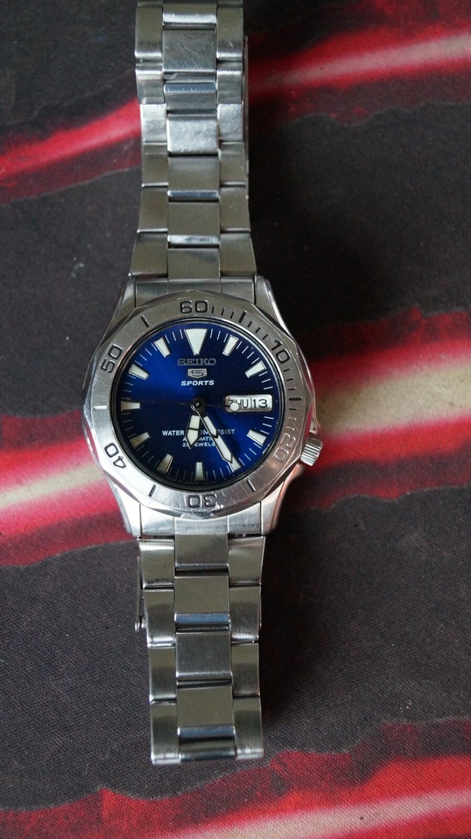 Seiko 5 Sports 7S36-00L0 SNZC69K1 Day Date Automatic Watch case