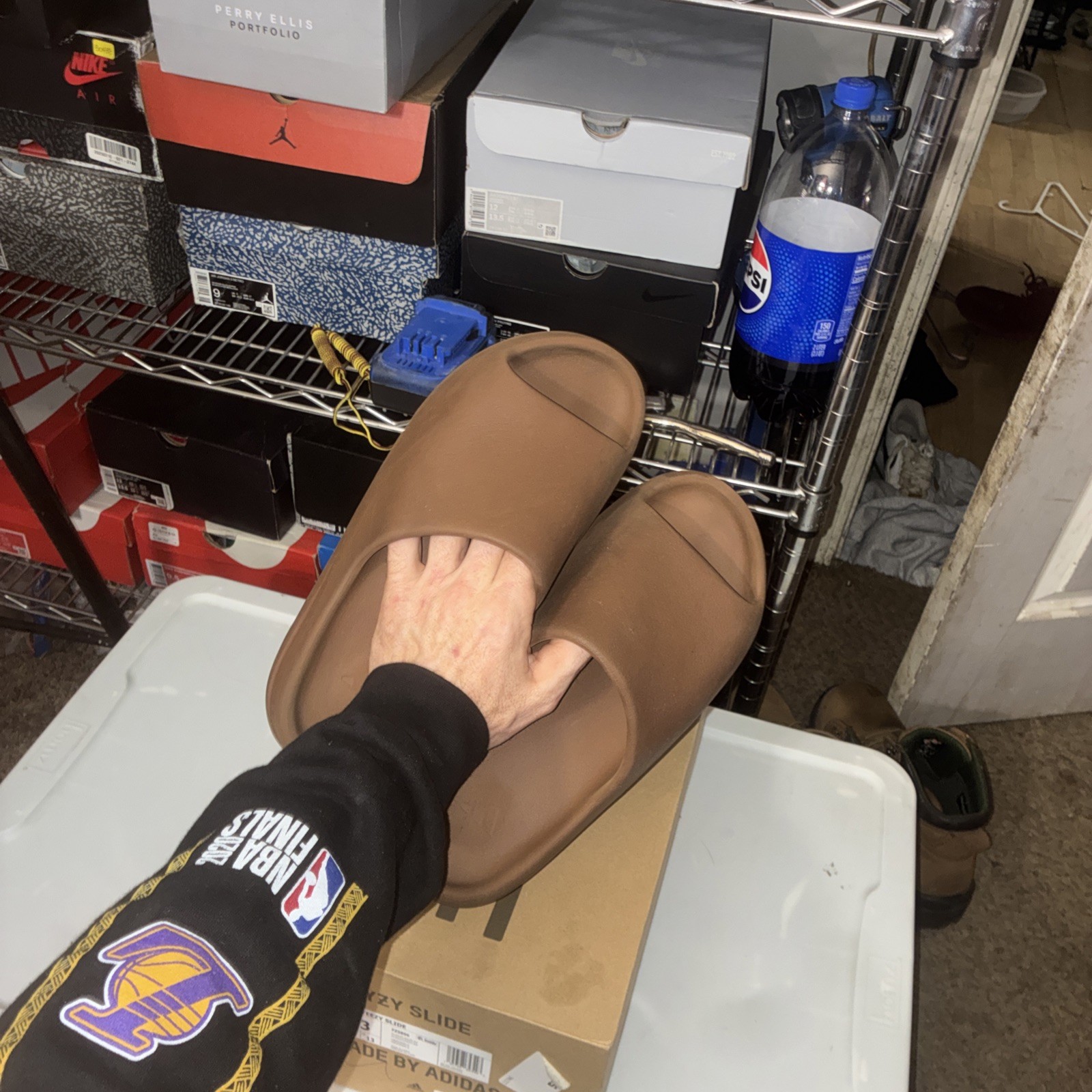 Size 13 - Adidas Yeezy Slide Men’s 10 Flax (FZ5896) thumbnail 7