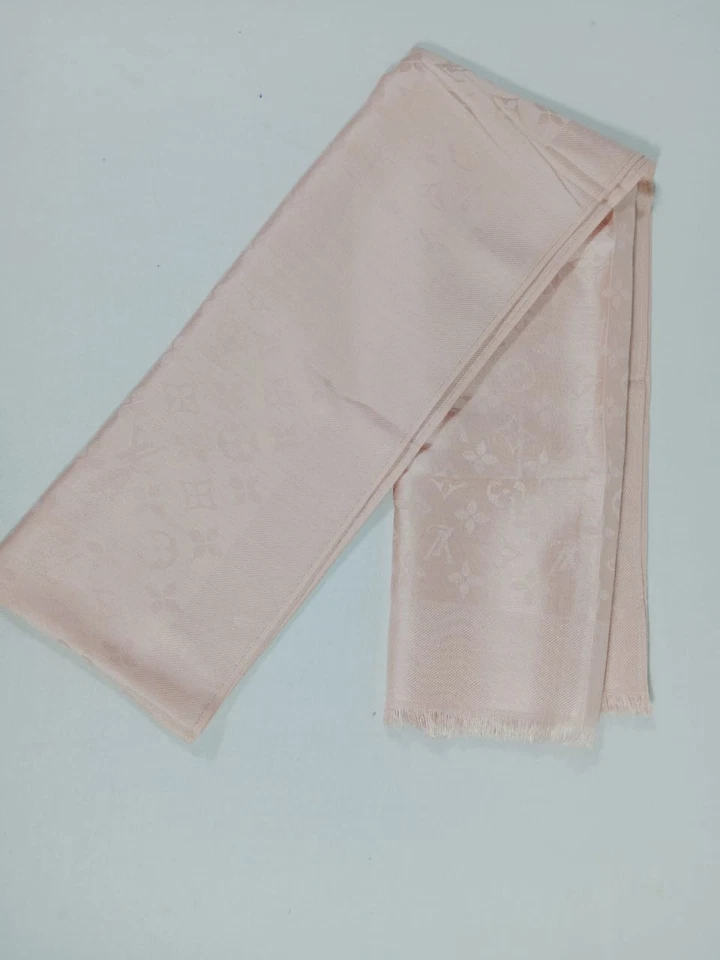 Authentic Louis Vuitton Wrap Stole Shawl 65% Cashmere 35% Silk Peach Used - Image 4 of 4