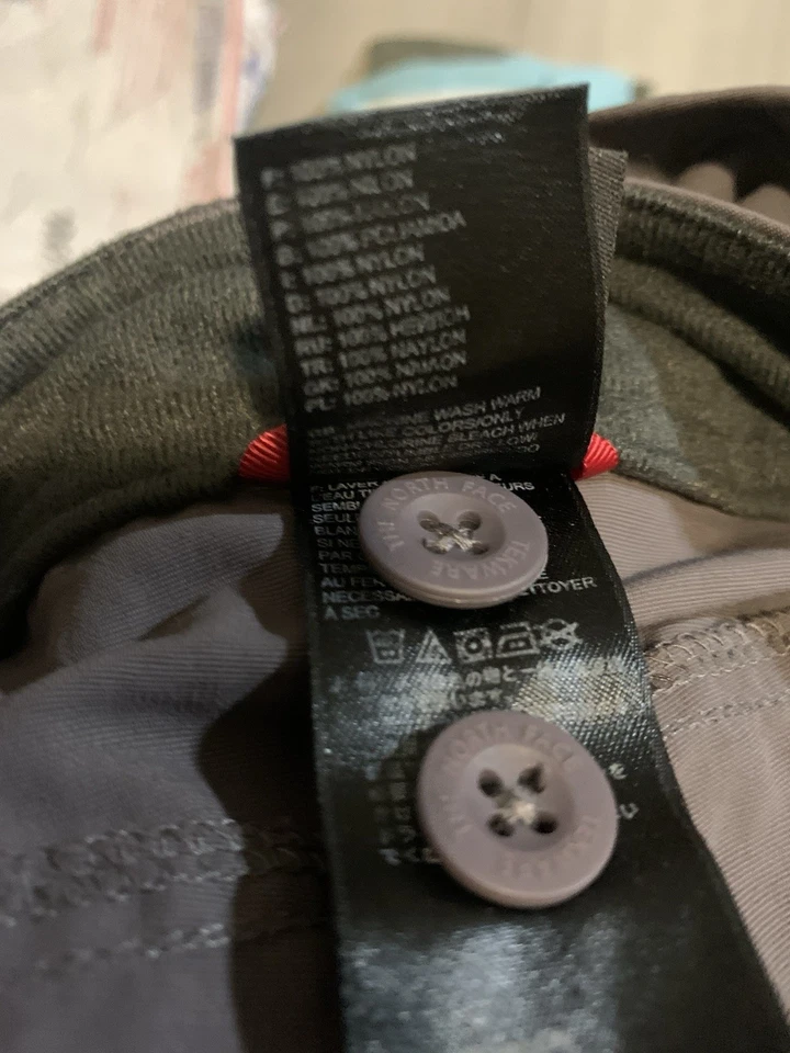 The North Face 短裤女式 2 紫色梅尼龙远足户外野营 — 第 4/4 张图片