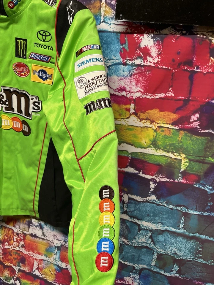 Chaqueta para mujer Nascar M&M pequeña verde lima a presión Foto 3 de 4
