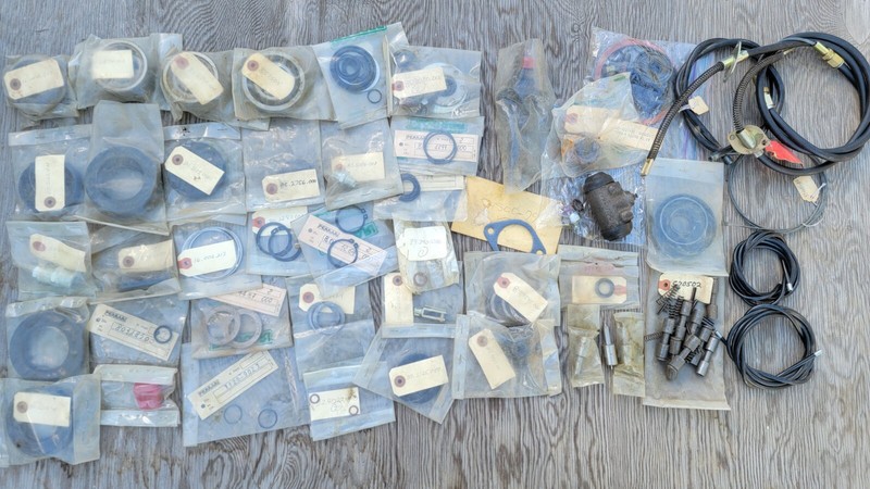 Ferrari Model 86 Tractor 5LD 3 Cylinder Diesel TIPO833 Part Lot, Seal, Injector