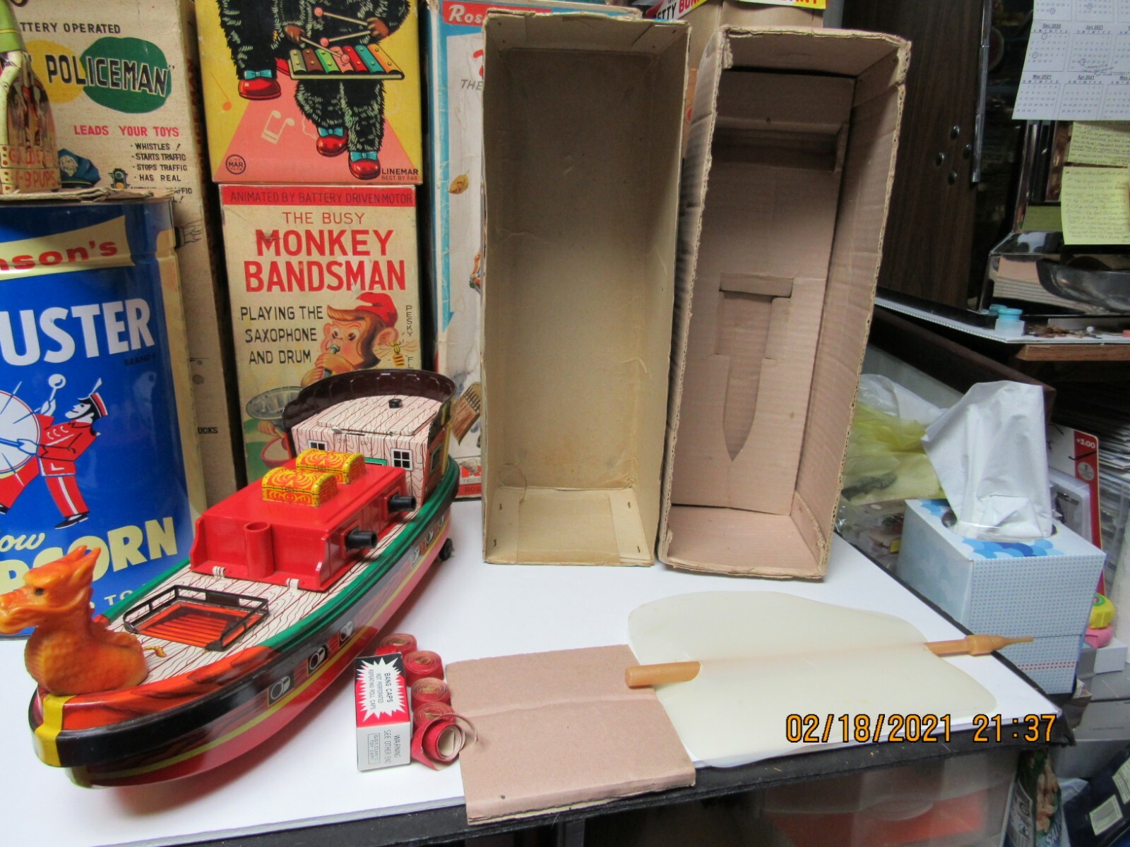 CAPTAIN KIDD PIRATE SHIP TIN BATTERY OPERATED IN BOX W/ INSERTS WORKS JAPAN 50s 