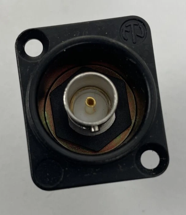 Neutrik NBB75DFI Panel D-Mount BNC to BNC Barrel Isolated - BLACK - Image 4 of 4