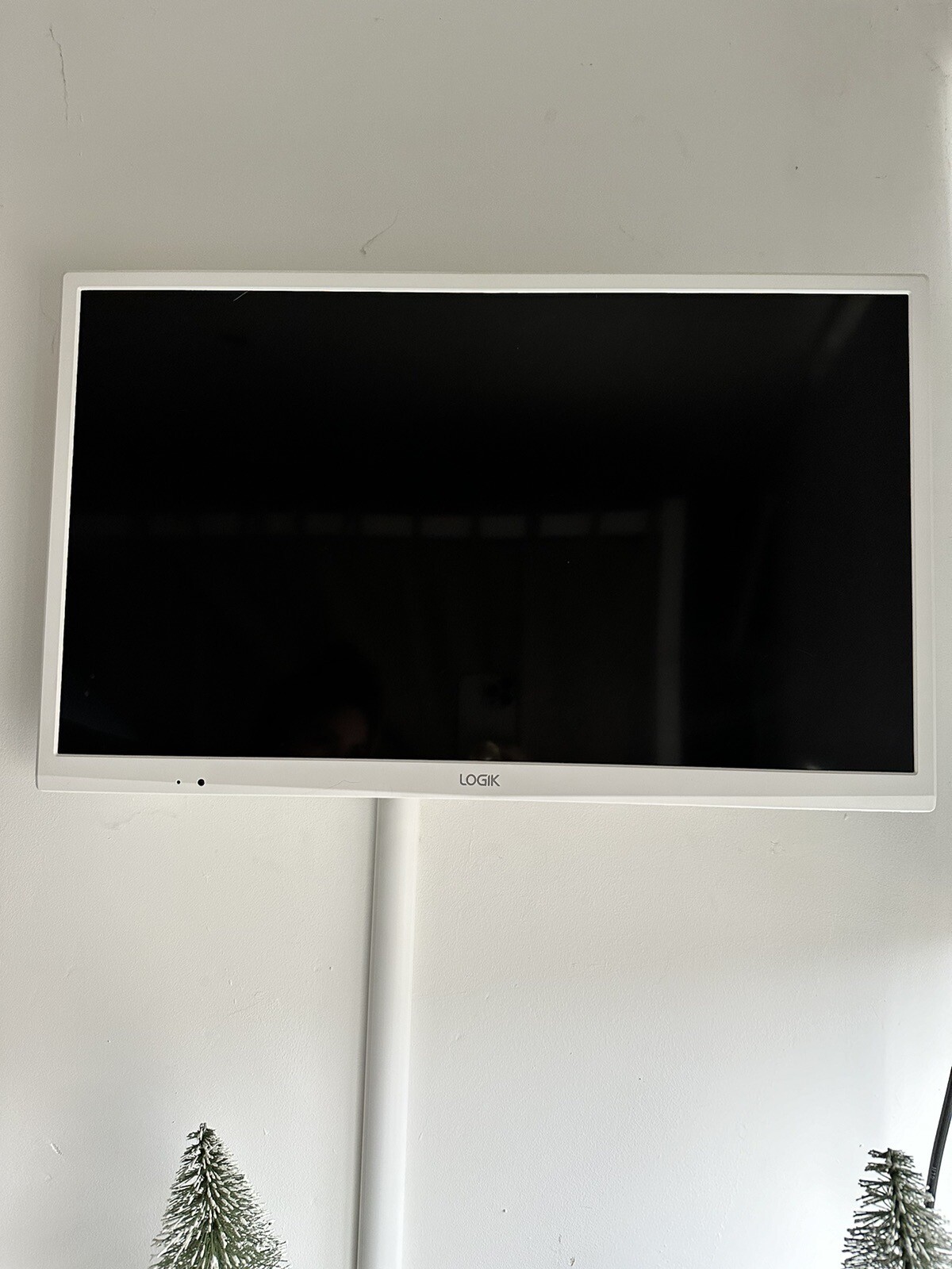 Logik L24HEDW14 24" LED TV/DVD COMBI HDMI/DVD/USB WHITE eBay