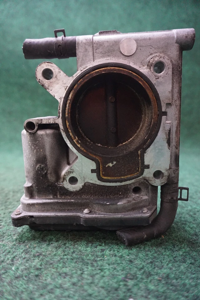 Mazda 3 2010 2,0 L carrocería del acelerador OEM L3R413640 Foto 3 de 4