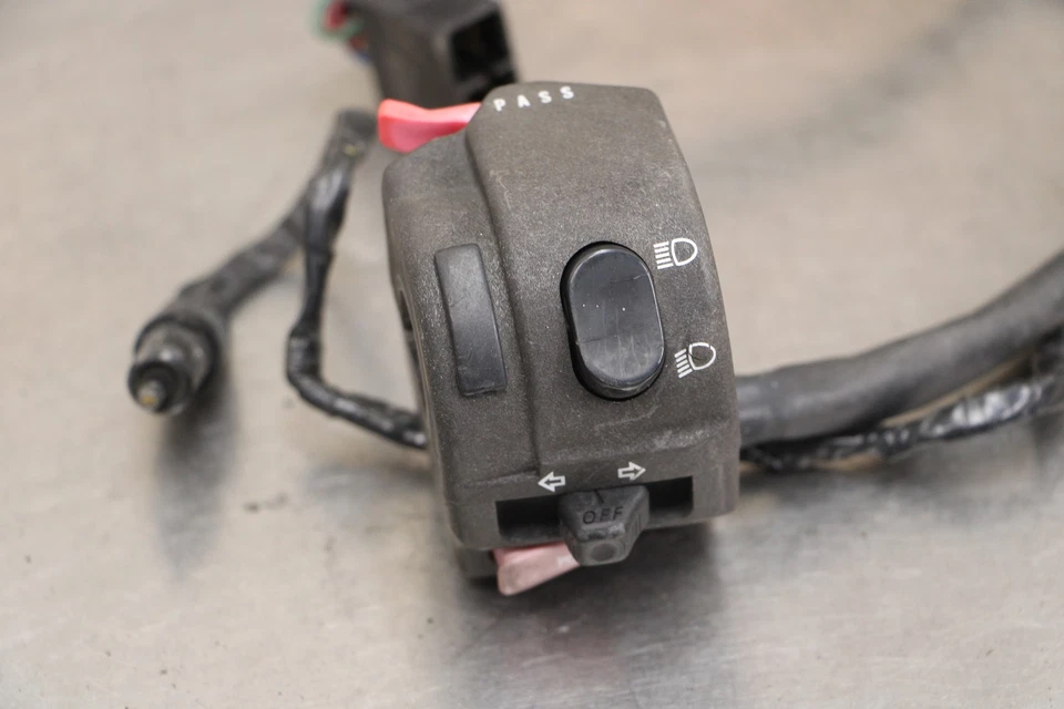 09-12 TRIUMPH STREET TRIPLE R LEFT CLIP ON HANDLE HORN SIGNALS SWITCH SWITCHES Foto 2 de 4