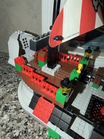 Lego 7075 Pirates Captain Redbeard's Pirate Ship 100% Complete w Instructions,