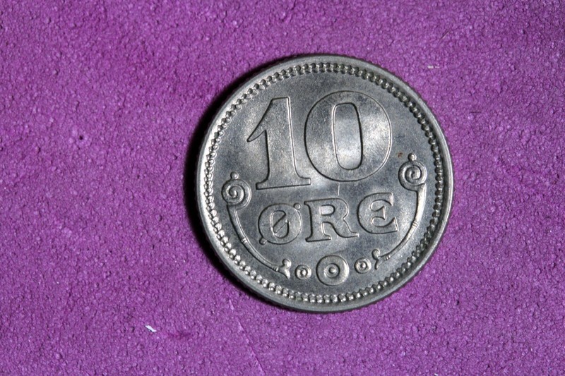 ESTATE FIND 1922 - DENMARK 10 ORE!!  #N05207
