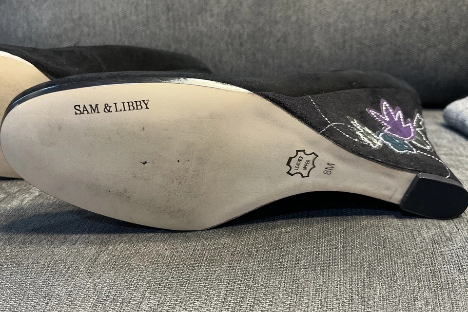 Sam & Libby Black Suede Wedge Heels Floral Wedge Design Size 8M - Image 4 of 4