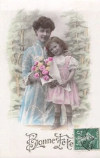 CP ENAMELLOGRAPHY HAPPY PARTY LITTLE GIRL OFFERING ROSES TO MOM - 39468