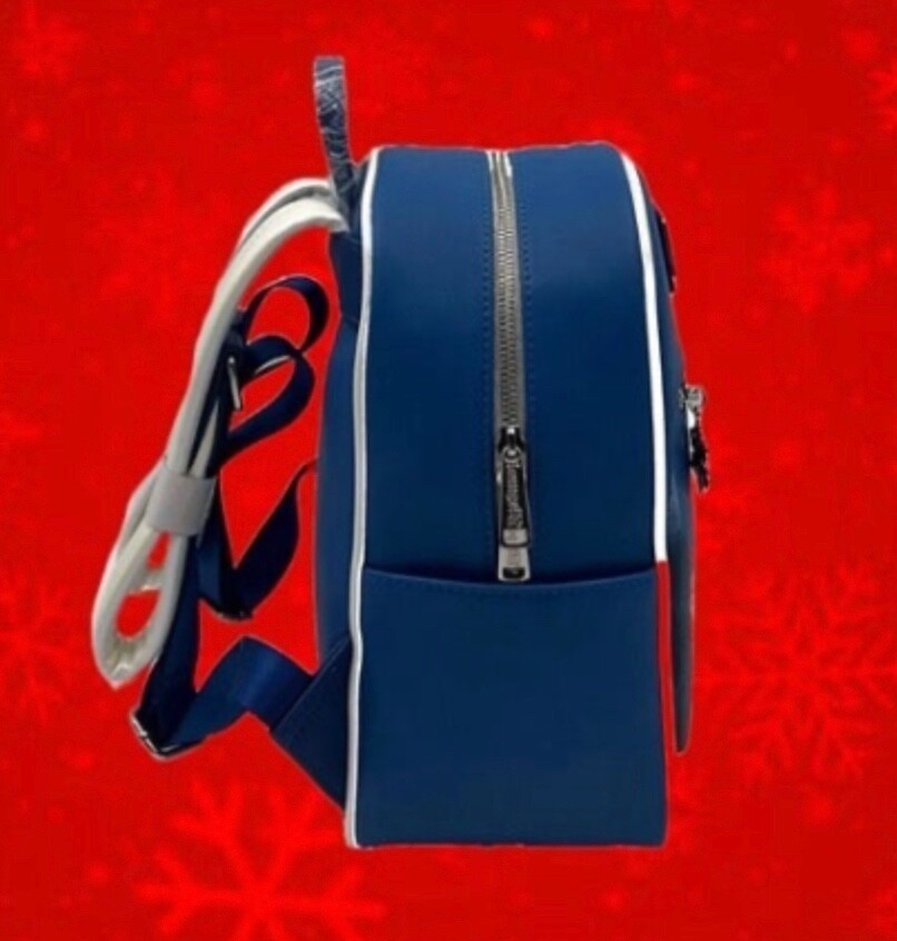 Loungefly Mickey & Minnie Winter Skating Scene Mini Backpack  display picture 3