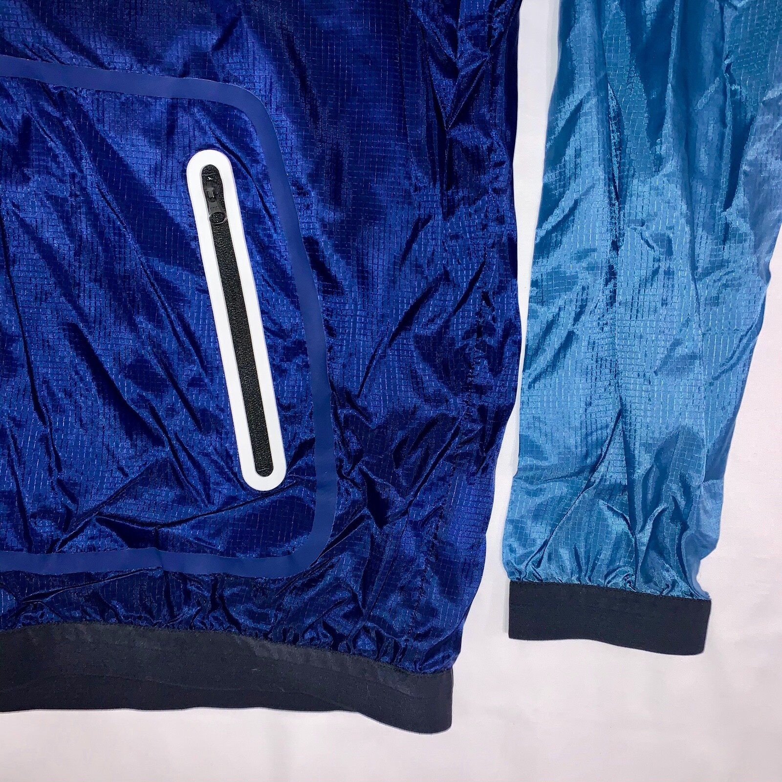 Nike Vintage Rare Tech Windrunner Hyperfuse Jacke… - image 5