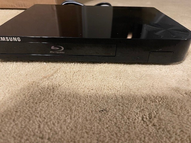 Samsung Blu-ray DVD Disc Player with Remote