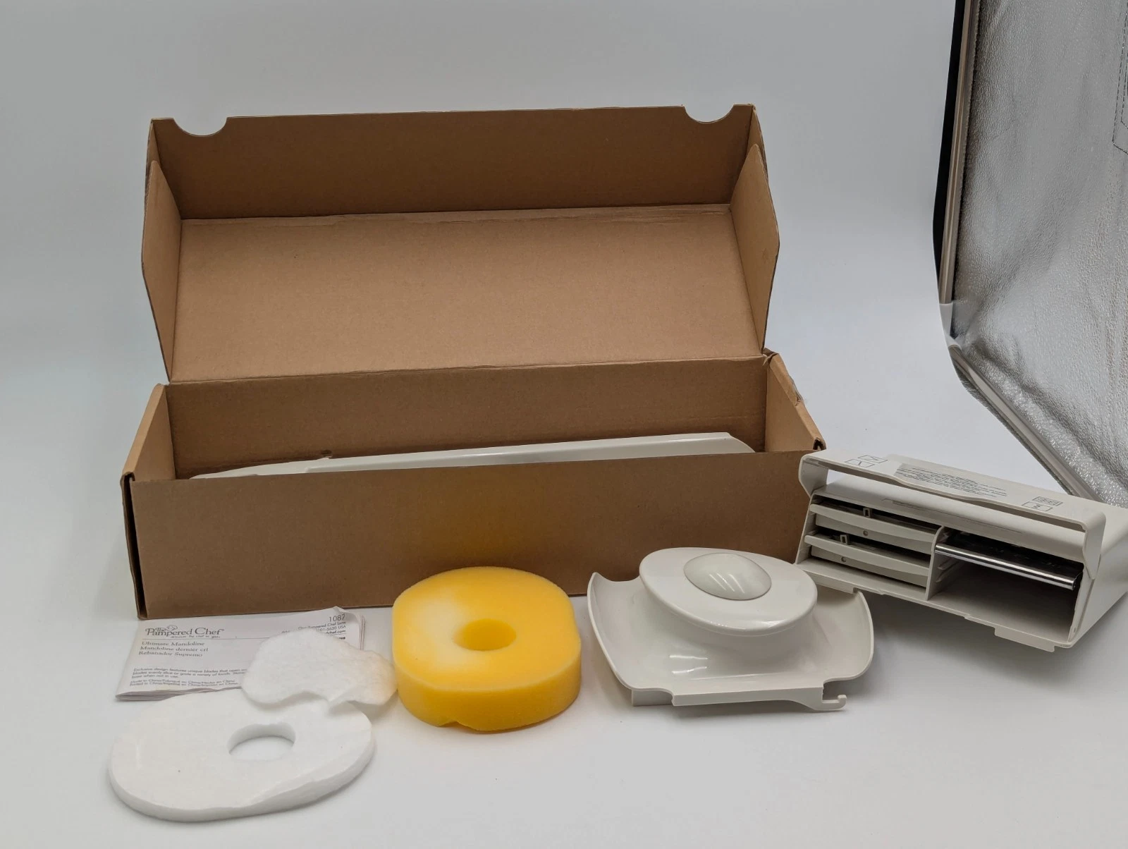 Pampered Chef Ultimate Mandoline 4 Blade Set, Food Holder, and Mandoline 1087