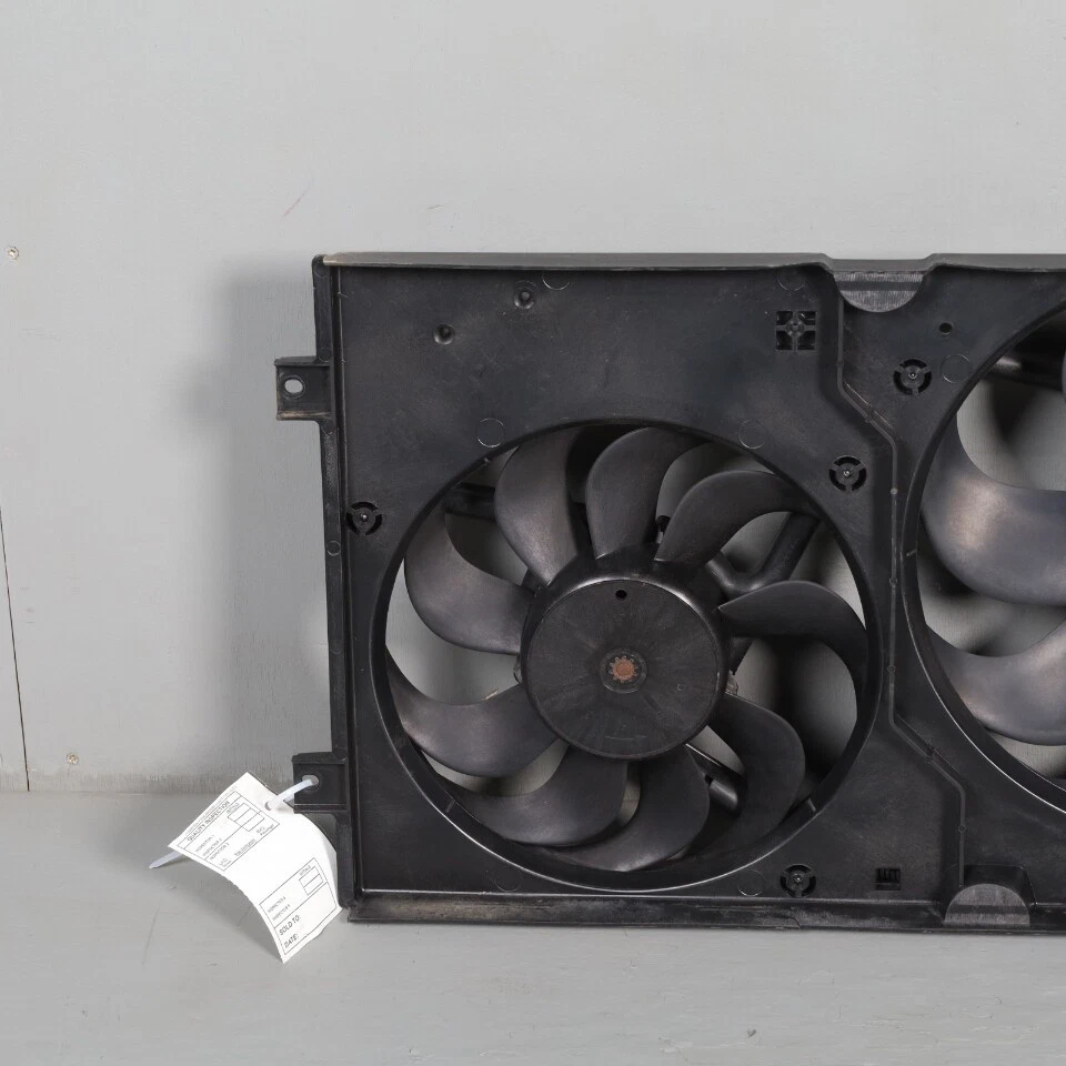 1999-2004 Volkswagen Beetle Radiator Fans With Shroud 4-Wire OEM Used Foto 4 de 4