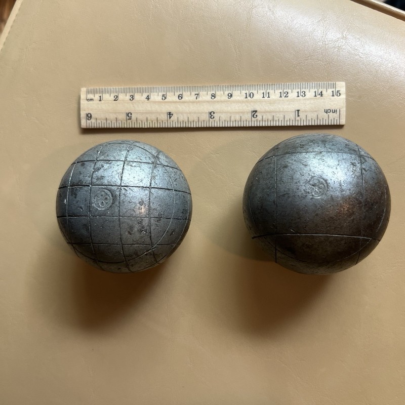 Vintage Intégrale Carbon Steel Pétanque Boules (2 non Matching Balls)