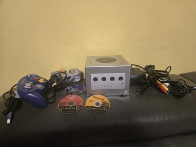 Nintendo GameCube Silver Console with Controllers and Games Complete, works. 